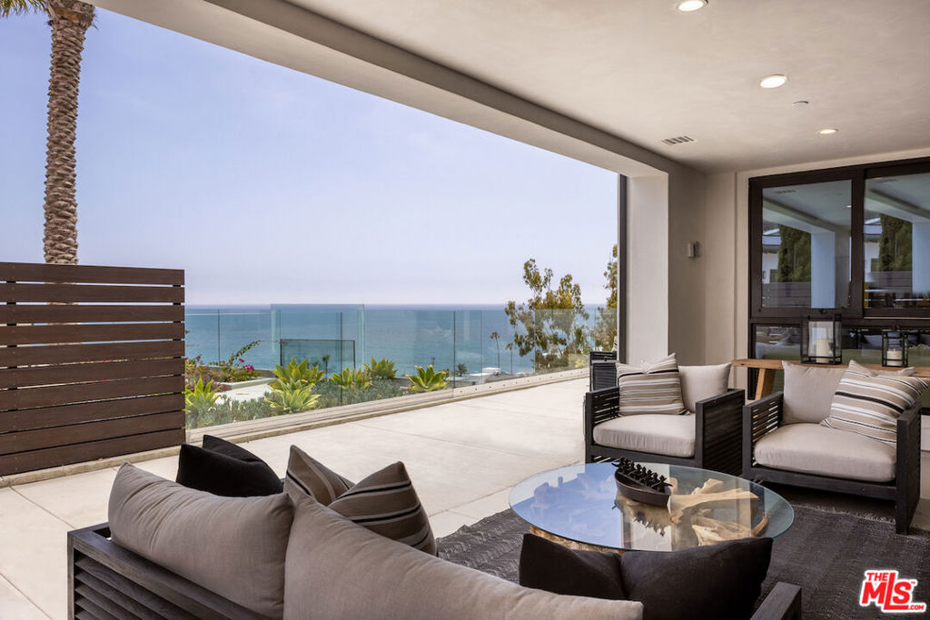 17324 TRAMONTO Drive 508, Pacific Palisades, CA 90272
