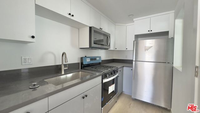 1732 Crenshaw Boulevard, Los Angeles CA: https://media.crmls.org/mediaz/b435ee4a-84d7-4e92-9974-afa09f3b159d.jpg