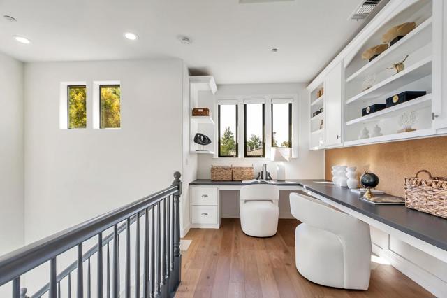 405 Spruce Lane, Palo Alto CA: https://media.crmls.org/mediaz/b43644b8-1b08-4c0a-ac35-e2fb8777a19b.jpg