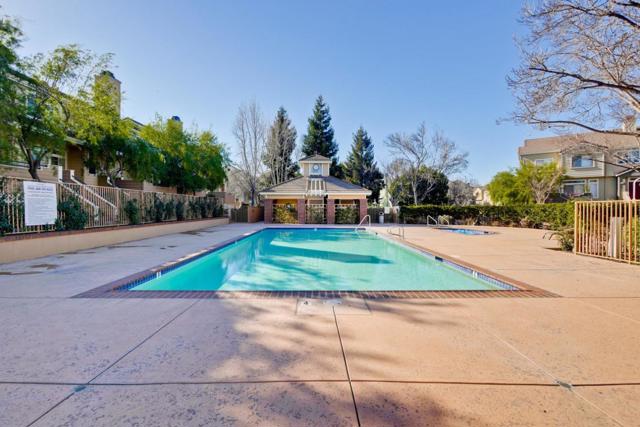 1151 La Rochelle Terrace, Sunnyvale CA: https://media.crmls.org/mediaz/b436485c-7e9d-4f40-b63f-23e507cf9ee4.jpg