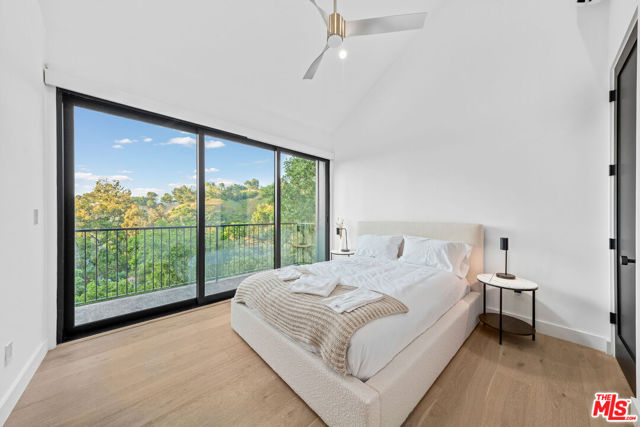 3140 Coldwater Canyon, Studio City CA: https://media.crmls.org/mediaz/b436becc-73c4-4b54-9afb-502681520e5c.jpg