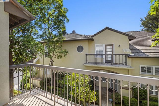 24 Dauphine, Newport Coast CA: https://media.crmls.org/mediaz/b43796cc-5bb2-4bec-aa9c-49c6c9165aec.jpg