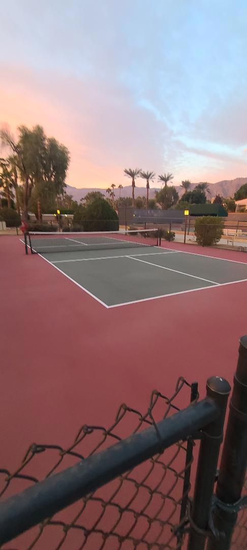 https://media.crmls.org/mediaz/b438647d-11eb-423b-9319-08f2deef097b.jpg?preset=X-Large