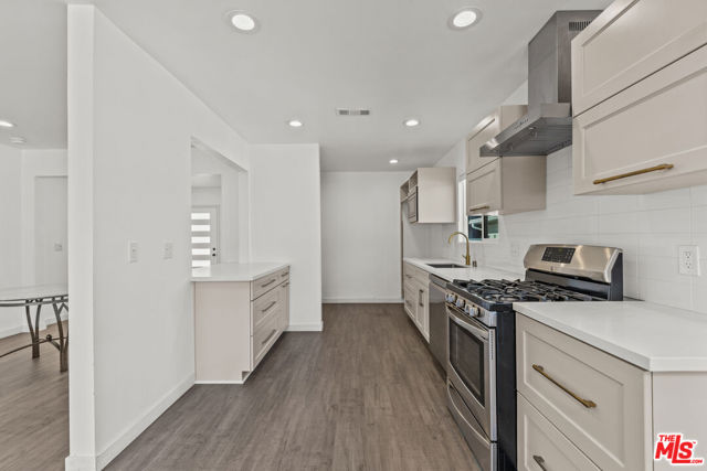 15153 La Maida Street, Sherman Oaks CA: https://media.crmls.org/mediaz/b4389332-d022-4150-a00d-f1003876de56.jpg