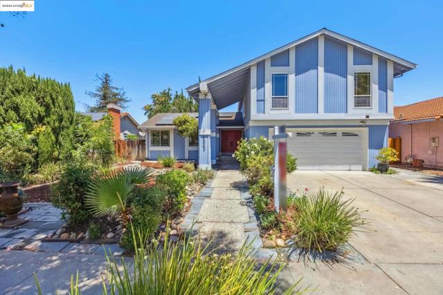 4943 Rice DR, San Jose CA: https://media.crmls.org/mediaz/b438e503-046c-4e47-a329-4170373cf05c.jpg
