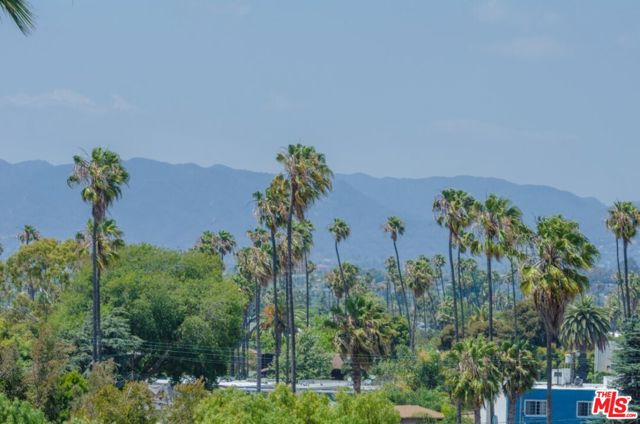4337 Marina City Drive, Marina del Rey CA: https://media.crmls.org/mediaz/b4390c50-210e-48e1-a61a-bed1d490b898.jpg