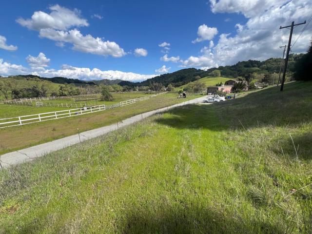 5390 Little Uvas Road, Morgan Hill CA: https://media.crmls.org/mediaz/b4395855-c03a-4978-a441-10fac9aece27.jpg