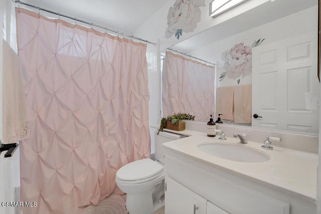 4365 Oak Glen Street, Calabasas CA: https://media.crmls.org/mediaz/b43973c4-669b-43d7-8525-80a4e9820360.jpg