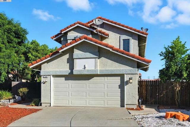 2524 Brazil Ct, Antioch CA: https://media.crmls.org/mediaz/b43a129c-fc15-4a1b-9832-fcfb79ddb518.jpg