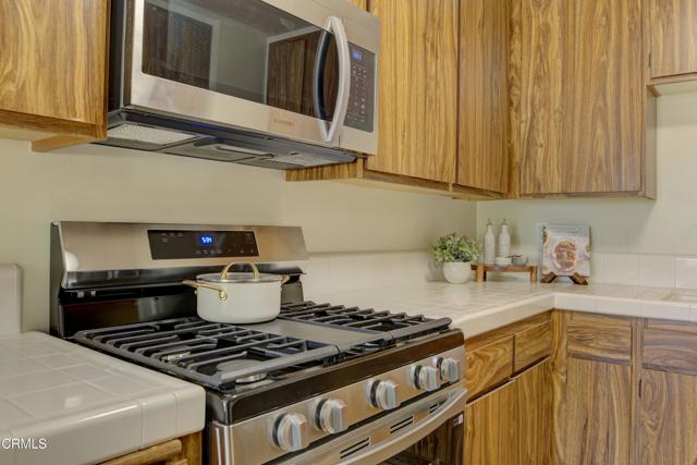 644 Orwell Lane, Ventura CA: https://media.crmls.org/mediaz/b43a25d2-9806-4efa-88de-1a561d861e24.jpg
