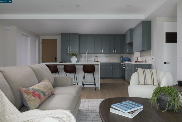 375 W El Pintado Rd, Danville CA: https://media.crmls.org/mediaz/b43a26da-79ac-476c-9bbc-ee39db3a78a2.jpg