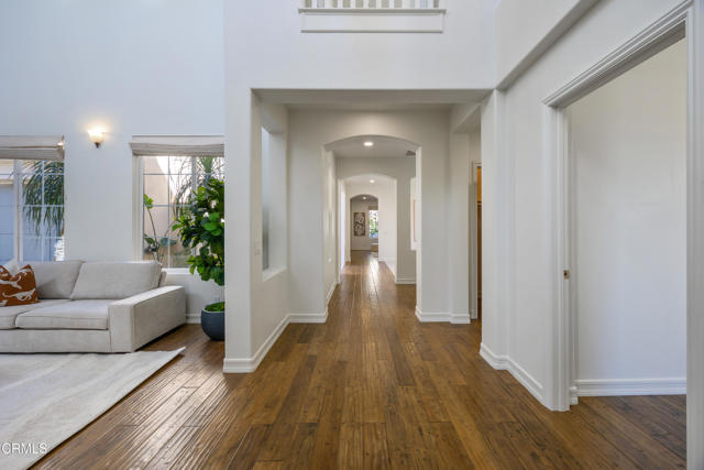 Detail Gallery Image 9 of 68 For 827 W Heritage Oak Ct, Altadena,  CA 91001 - 6 Beds | 5 Baths