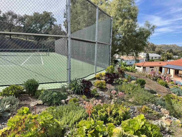 5420 Kipling Lane, Carlsbad CA: https://media.crmls.org/mediaz/b43b8aa0-c095-4193-9b3b-f986637d145f.jpg