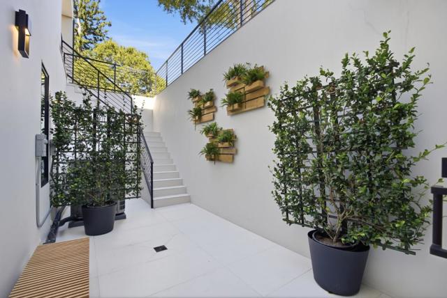 543 Tennyson Avenue, Palo Alto CA: https://media.crmls.org/mediaz/b43ba83b-c8c3-4da9-a606-69a1315140f5.jpg