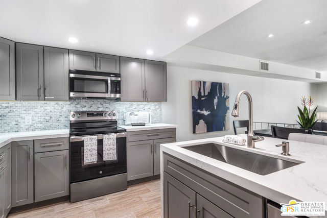 2029 S Ramitas Way, Palm Springs CA: https://media.crmls.org/mediaz/b43bd2eb-80bc-427a-806b-d096dfc1cc89.jpg