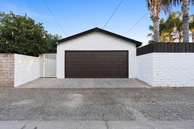 16117 Nordhoff St, North Hills CA: https://media.crmls.org/mediaz/b43c4a72-4582-4fe2-8071-ed87d94b323f.jpg