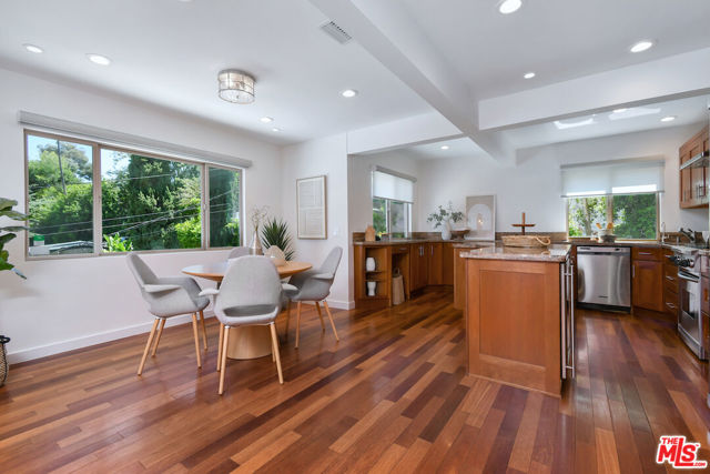 3471 Woodcliff Road, Sherman Oaks CA: https://media.crmls.org/mediaz/b43c73f5-d340-4c9e-a78f-be51f885f39d.jpg