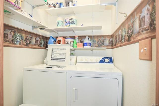 2324 Manzanita Lane, Big Bear CA: https://media.crmls.org/mediaz/b43c9282-ebdc-4a24-8cb0-1d2ddf5f0d64.jpg
