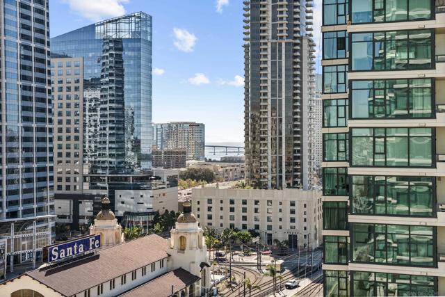 1205 Pacific Hwy, San Diego CA: https://media.crmls.org/mediaz/b43ccec5-7e83-494c-89fb-d9bf21010a3e.jpg