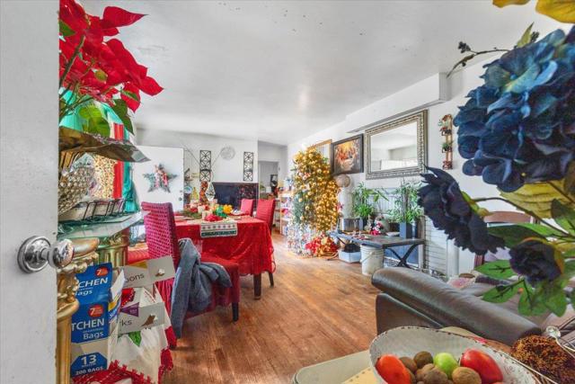 896 S Almaden Avenue, San Jose CA: https://media.crmls.org/mediaz/b43d1c3e-abad-4b68-b3cc-f2e8046ba382.jpg