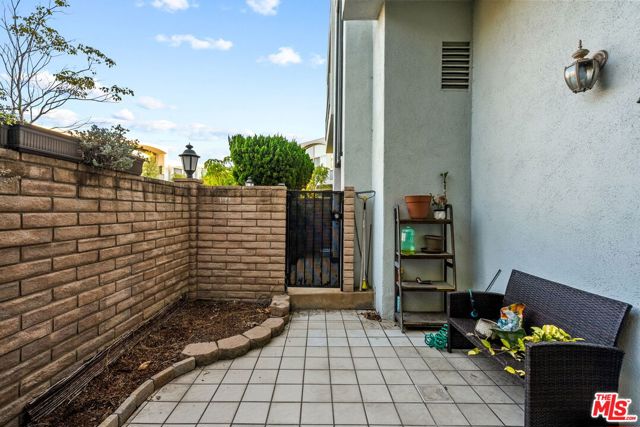 4771 La Villa Marina, Marina del Rey CA: https://media.crmls.org/mediaz/b43d2e3d-d675-4640-910c-41e0c443e878.jpg