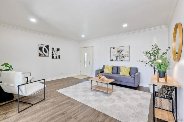 615 9th St, Imperial Beach CA: https://media.crmls.org/mediaz/b43d4d37-3eb1-4c0f-a2cc-84e737e88b59.jpg