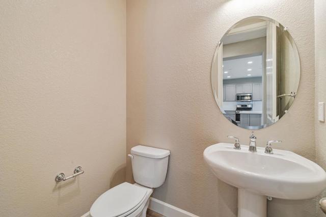533 Kingbird Circle, Vacaville CA: https://media.crmls.org/mediaz/b43dbd2e-66fe-4baa-aa9a-d0be5996c6c8.jpg