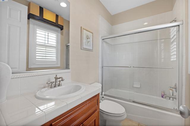 6013 Kingsmill Ter, Dublin CA: https://media.crmls.org/mediaz/b43df97d-ac29-424f-8496-3072a2a68825.jpg