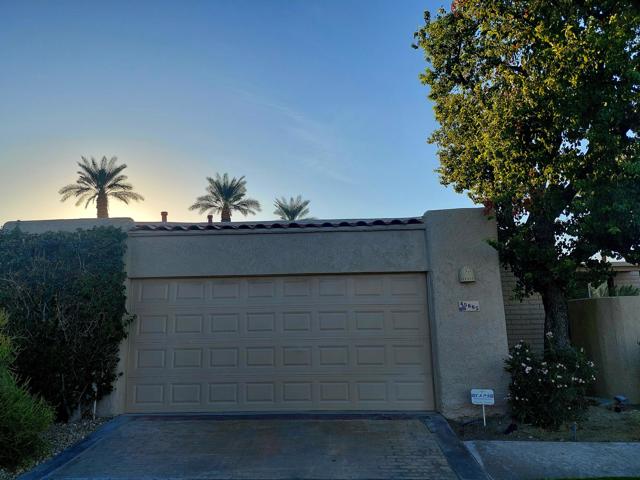 45885 Algonquin Circle, Indian Wells CA: https://media.crmls.org/mediaz/b43e233b-edaa-45f9-a574-40500e3d2f99.jpg