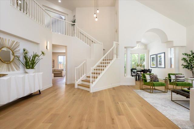 18 Melvin Henry Court, Redwood City CA: https://media.crmls.org/mediaz/b43e6df8-2fb9-46fa-9dc2-8c51274d0fcc.jpg