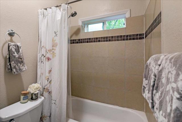 21440 Shady Lane, Los Gatos CA: https://media.crmls.org/mediaz/b43f0277-157b-4b32-8839-51d34c60a675.jpg