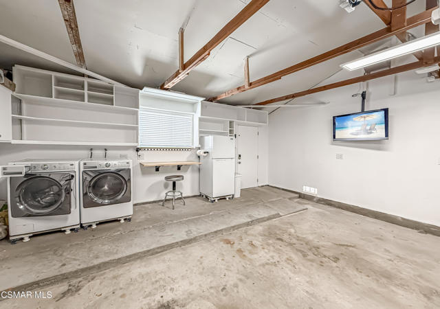 2829 Shoreview Circle, Westlake Village CA: https://media.crmls.org/mediaz/b43f1174-2375-46ae-8b7c-720a6de8a2be.jpg