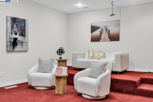 48912 Crown Ridge Cmn, Fremont CA: https://media.crmls.org/mediaz/b43f498e-9bf2-4cc3-bf33-63b906de6566.jpg