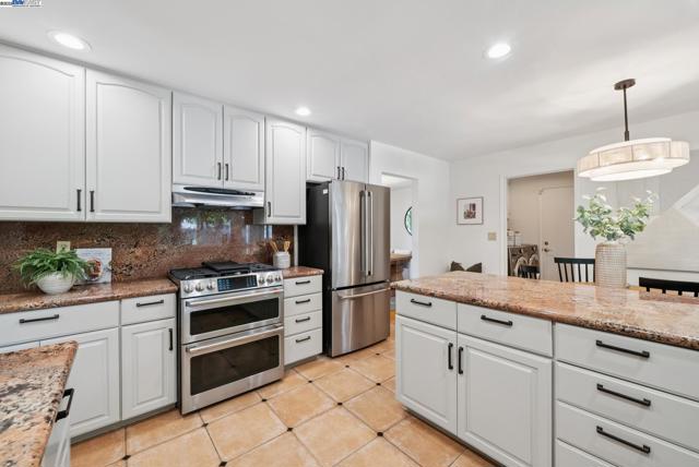 1515 Grove Way, Concord CA: https://media.crmls.org/mediaz/b43f8030-0001-4775-972b-35424c4845a8.jpg