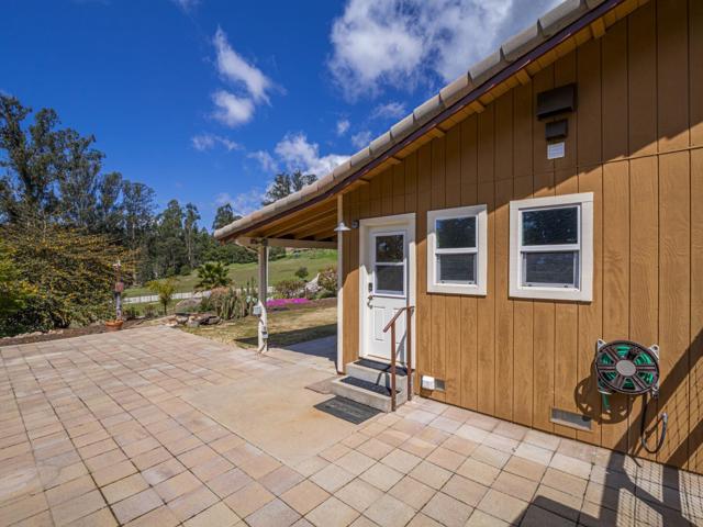 20150 Tarawild Court, Prunedale CA: https://media.crmls.org/mediaz/b43fe0e2-7a94-4d9a-bda2-cc02192613c8.jpg