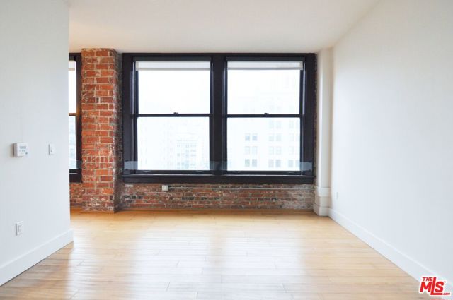 460 S Spring Street, Los Angeles CA: https://media.crmls.org/mediaz/b440a575-f3df-48de-9cf1-1075587803f0.jpg