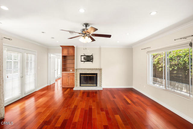 4841 Crown Avenue, La Canada Flintridge CA: https://media.crmls.org/mediaz/b440dfcf-caf6-44af-be44-aef1b108ebd1.jpg