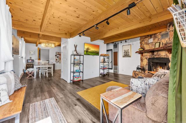 138 Leonard Lane, Sugarloaf CA: https://media.crmls.org/mediaz/b4414714-55ab-4f64-b04f-9da8372c4b46.jpg