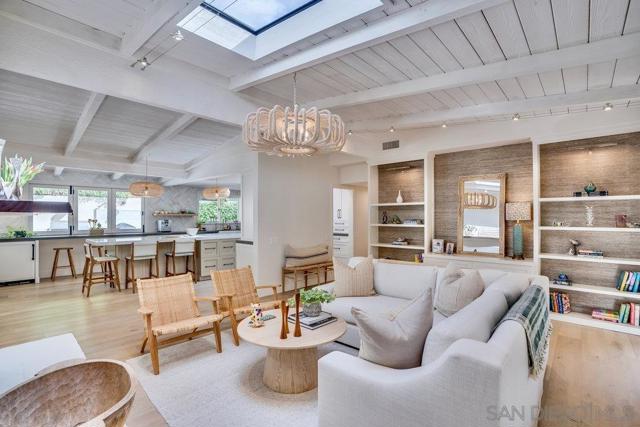 15035 El Camino Real, Del Mar CA: https://media.crmls.org/mediaz/b4417655-4543-4578-a6bd-043b40fb92c0.jpg