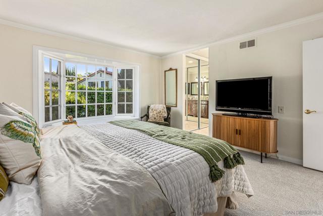 27126 Mariscal Ln, Mission Viejo CA: https://media.crmls.org/mediaz/b441f19a-1183-442f-b30a-53cfa09af4a0.jpg