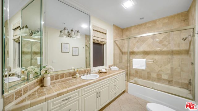 1447 San Ysidro Drive, Beverly Hills CA: https://media.crmls.org/mediaz/b442183f-4872-421c-8268-362754c76317.jpg