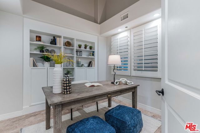 7100 Playa Vista Drive, Playa Vista CA: https://media.crmls.org/mediaz/b442901c-fae1-48fa-8003-496a18d4c931.jpg