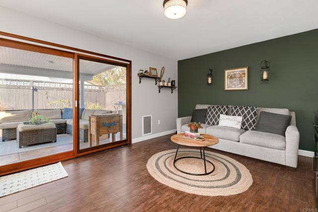 9947 Mesa Madera Dr, San Diego CA: https://media.crmls.org/mediaz/b4435e1d-a54b-45a3-8203-f17416618e2c.jpg