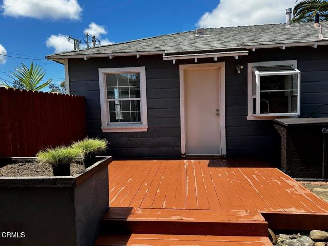 2456 Katherine Avenue, Ventura CA: https://media.crmls.org/mediaz/b4437176-bfc3-45a3-9999-0291f864b0b3.jpg