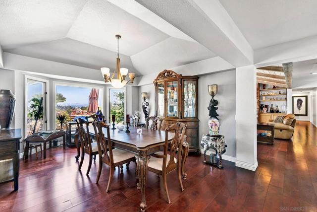 17505 Corte Lomas Verde, Poway CA: https://media.crmls.org/mediaz/b443721c-35e5-450e-8080-53b526f07ad0.jpg