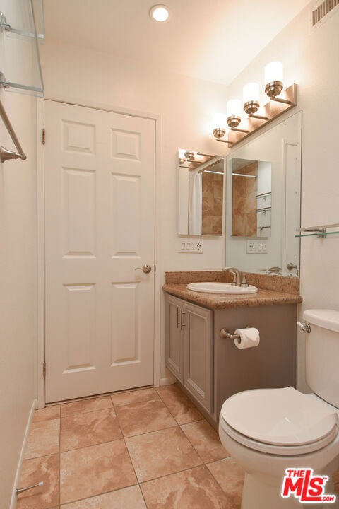 12530 Venice Boulevard, Los Angeles CA: https://media.crmls.org/mediaz/b443fd47-f930-4694-bc5d-faa31f79d842.jpg