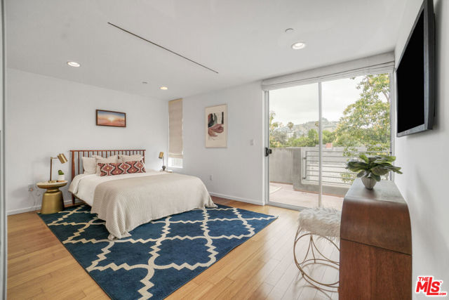 1220 N Orange Grove Avenue, West Hollywood CA: https://media.crmls.org/mediaz/b444990b-b8df-4b87-9fc6-ad0f17ac6049.jpg