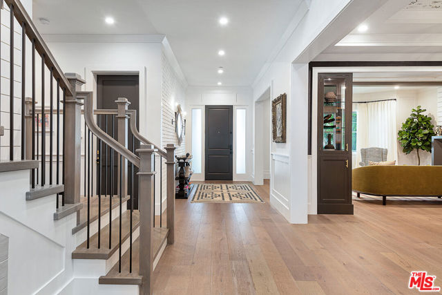 4117 Dixie Canyon Avenue, Sherman Oaks CA: https://media.crmls.org/mediaz/b445cbec-b251-44e8-a0f3-12af39d39749.jpg