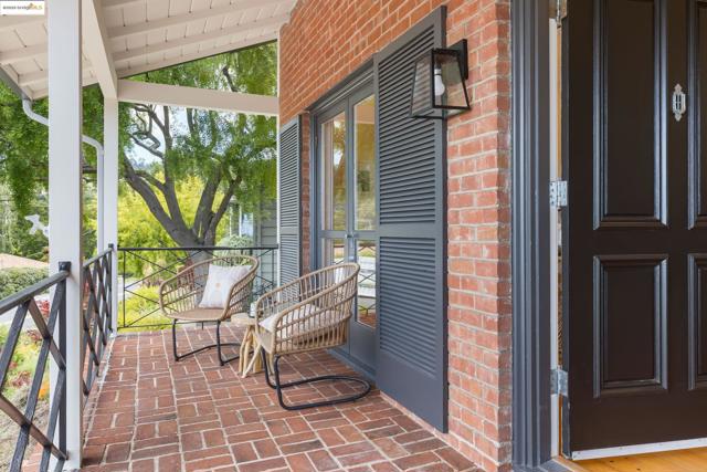 2333 Leimert Blvd, Oakland CA: https://media.crmls.org/mediaz/b445d6d4-e442-432f-88e0-fe1bb15233db.jpg