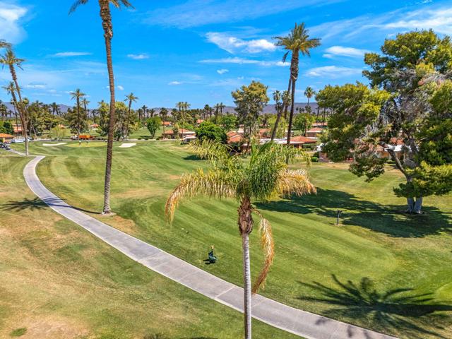 56 Majorca Drive, Rancho Mirage CA: https://media.crmls.org/mediaz/b4466865-8279-4548-af43-5d9dd05040bb.jpg